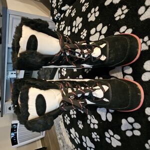 Comfortview Black Winter & Rain Boots with Textured Upper and Durable Outsole